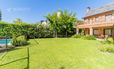 CASA EN VENTA EN BARRIO PRIVADO SEPTIEMBRE - MAROTO PROPIEDADES