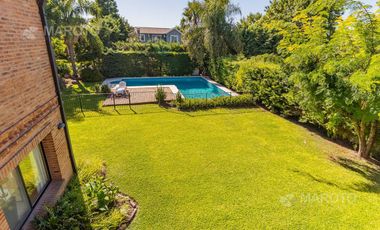 CASA EN VENTA EN BARRIO PRIVADO SEPTIEMBRE - MAROTO PROPIEDADES