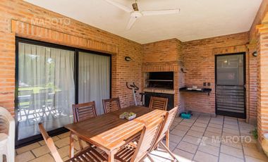 CASA EN VENTA EN BARRIO PRIVADO SEPTIEMBRE - MAROTO PROPIEDADES