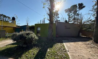 Casa en  venta La Caleta con quincho