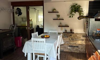 Casa en  venta La Caleta con quincho