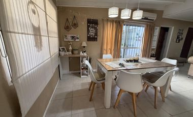 CASA  4  AMBIENTES PH