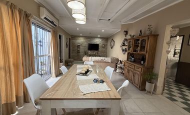 CASA  4  AMBIENTES PH