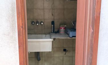 Casa en venta - 4 Dormitorios 2 Baños - Local - 152Mts2 - Quilmes