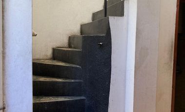 Casa en venta - 4 Dormitorios 2 Baños - Local - 152Mts2 - Quilmes