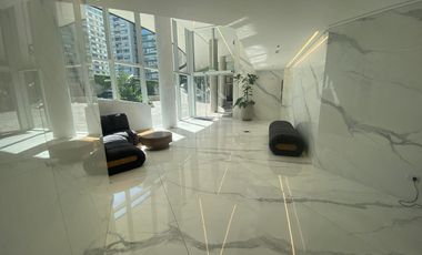 Departamento a estrenar de 4 amb   dependencia  en venta en   Infinity Towers - Olivos