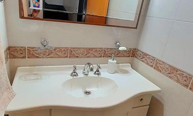 Sólido Dúplex 4 amb con detalles de categoría! Olivos.