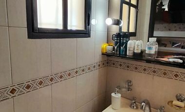 Sólido Dúplex 4 amb con detalles de categoría! Olivos.