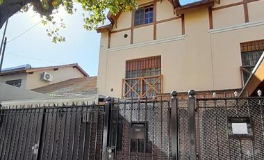 Sólido Dúplex 4 amb con detalles de categoría! Olivos.