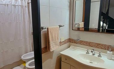 Sólido Dúplex 4 amb con detalles de categoría! Olivos.