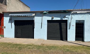 Locales Comerciales en venta - 300Mts2 - Merlo