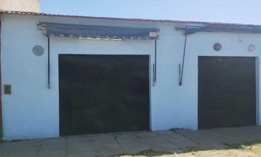 Locales Comerciales en venta - 300Mts2 - Merlo