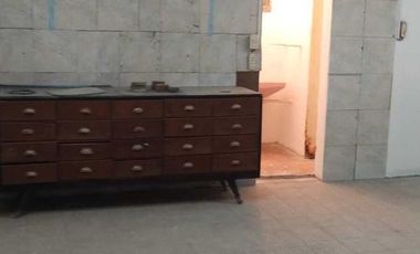 Locales Comerciales en venta - 300Mts2 - Merlo