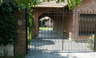 Casa en  Luis Guillón