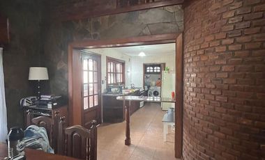 Casa en  Luis Guillón