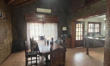 Casa en  Luis Guillón