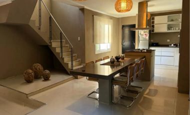 Casa en venta - 5 Dormitorios 4 Baños - Cochera - 1.645Mts2 - Lobos