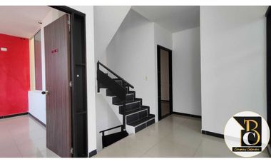 SE ARRIENDA CASA DE 3 PISOS EN EL BARRIO CARIBABARE