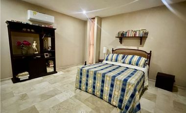 ELEGANTE Y AMPLIA CASA UBICADA BARRIO EL GOLF