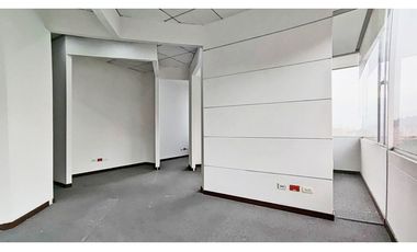 Vendo oficina sector Manila piso alto