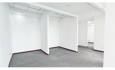 Vendo oficina sector Manila piso alto