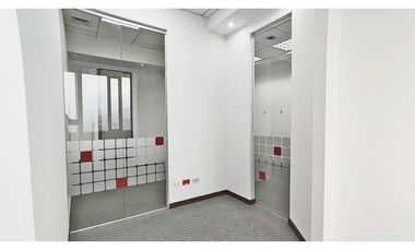 Vendo oficina sector Manila piso alto