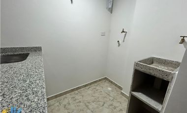 SE ARRIENDA AMPLIO APARTAMENTO EDIFICIO ALPES DE  FLORIDABLANCA