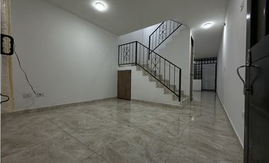 EN VENTA HERMOSA CASA VEHICULAR FUSAGASUGA 3 NIVELES