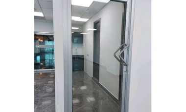 OFICINA EN MARBELLA EN  OCEAN BUSINESS 150M2 SIN DIVISIONES BANESCO