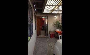 CASA FAMILIAR EN ATRACTIVO BARRIO - VILLA QUINCHAMALÍ