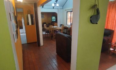 CASA FAMILIAR EN ATRACTIVO BARRIO - VILLA QUINCHAMALÍ