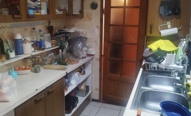 CASA FAMILIAR EN ATRACTIVO BARRIO - VILLA QUINCHAMALÍ