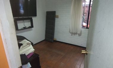 CASA FAMILIAR EN ATRACTIVO BARRIO - VILLA QUINCHAMALÍ