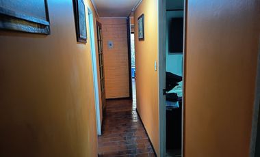 CASA FAMILIAR EN ATRACTIVO BARRIO - VILLA QUINCHAMALÍ