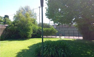 MOGOTES;  AMPLIO CHALET CON GRAN PARQUE