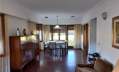 MOGOTES;  AMPLIO CHALET CON GRAN PARQUE