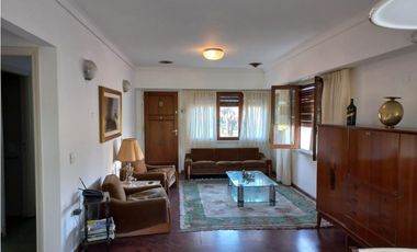 MOGOTES;  AMPLIO CHALET CON GRAN PARQUE