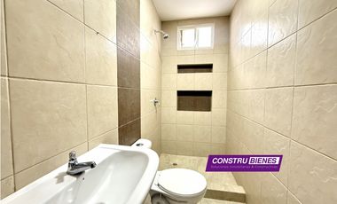 Casa moderna en renta sin muebles – Urbanización Barú, Manta