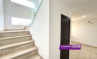 Casa moderna en renta sin muebles – Urbanización Barú, Manta