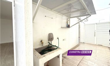 Casa moderna en renta sin muebles – Urbanización Barú, Manta