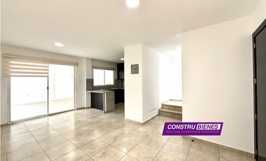 Casa moderna en renta sin muebles – Urbanización Barú, Manta