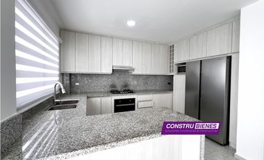 Casa moderna en renta semi amoblada – Urbanización Barú, Manta