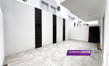 Casa moderna en renta semi amoblada – Urbanización Barú, Manta