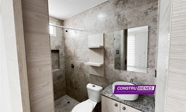 Casa moderna en renta semi amoblada – Urbanización Barú, Manta