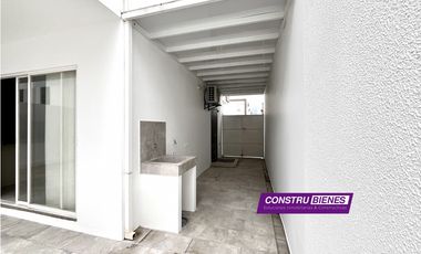 Casa moderna en renta semi amoblada – Urbanización Barú, Manta