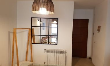 ¡Alquilo departamento amoblado y equipado a cinco cuadras de Plaza Roca!