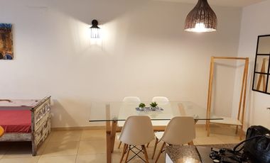 ¡Alquilo departamento amoblado y equipado a cinco cuadras de Plaza Roca!