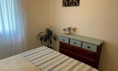 ¡Alquilo departamento amoblado y equipado a cinco cuadras de Plaza Roca!