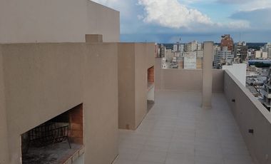 ¡Alquilo departamento amoblado y equipado a cinco cuadras de Plaza Roca!