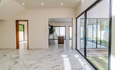 Casa en en venta en Akumal, 3 recámaras en residencial privada, jacuzzi y alberca privada.